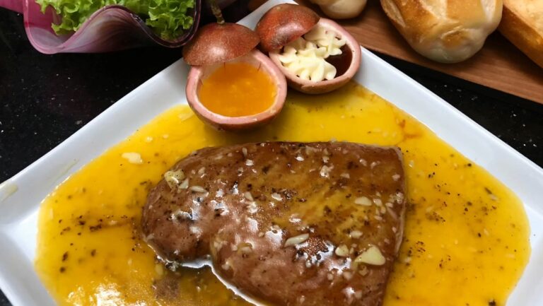 Cá Ngừ Áp Chảo Sốt Chanh Dây