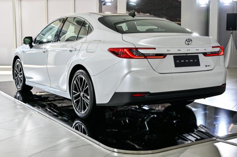 Toyota Camry 2.5HEV 2025