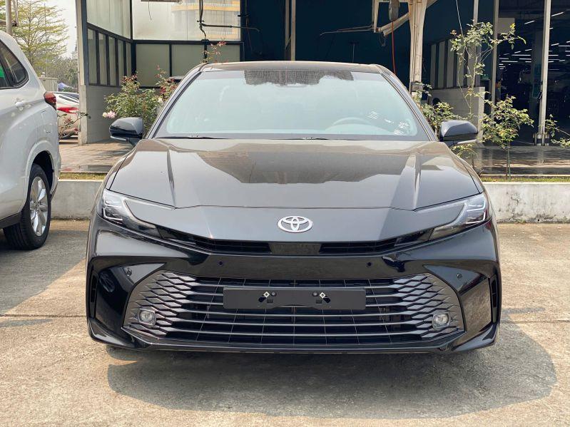 Toyota Camry 2.5HEV 2025